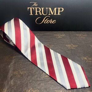 Donald Trump Signature Collection Tie-  New w Tags